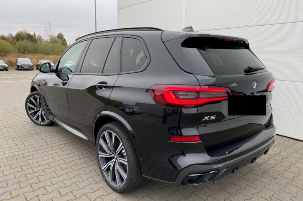 BMW X5 M30D 2021 фото 2