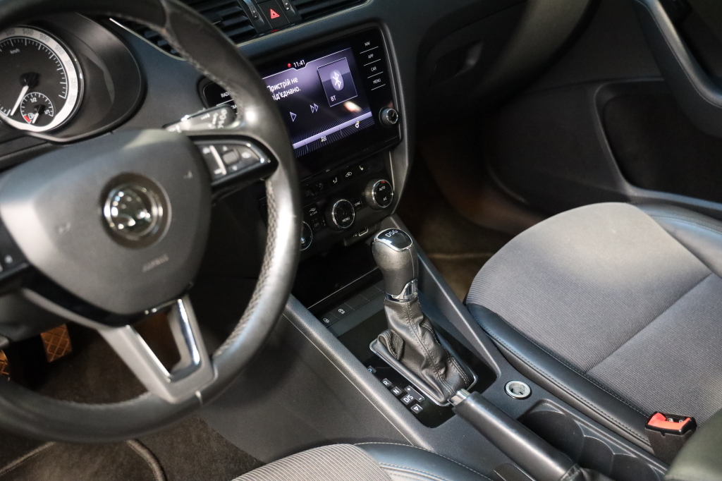 Skoda Octavia 2019 фото 10