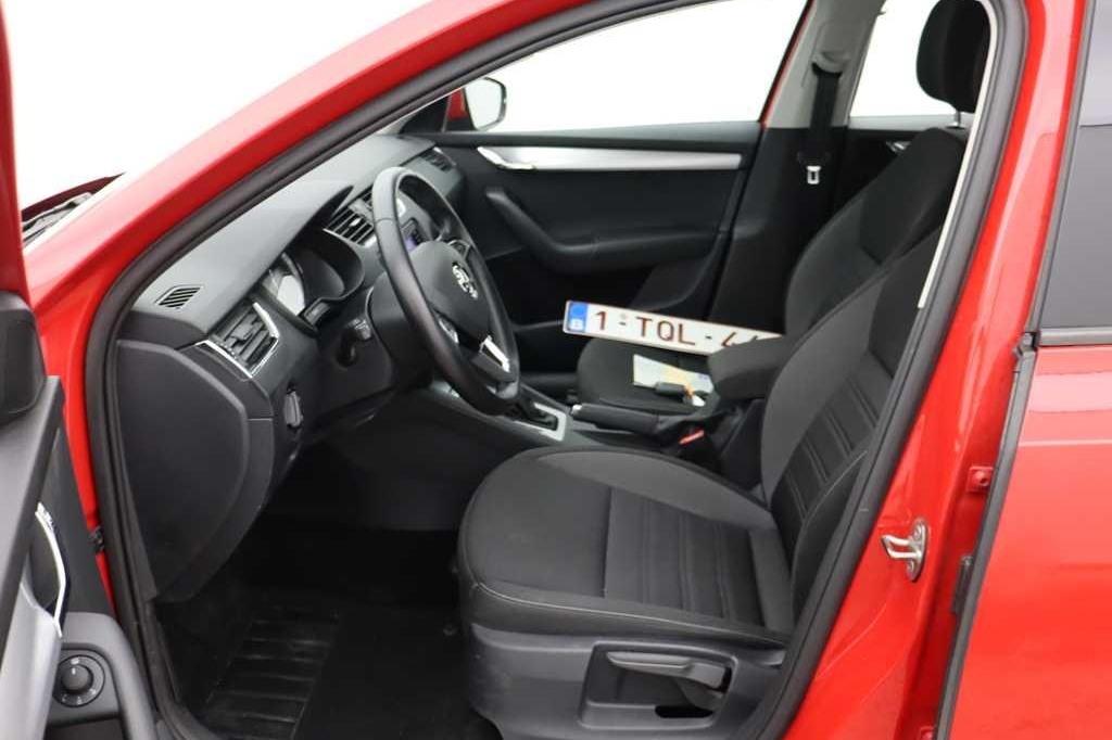 Skoda Octavia Combi 2018 photo 6