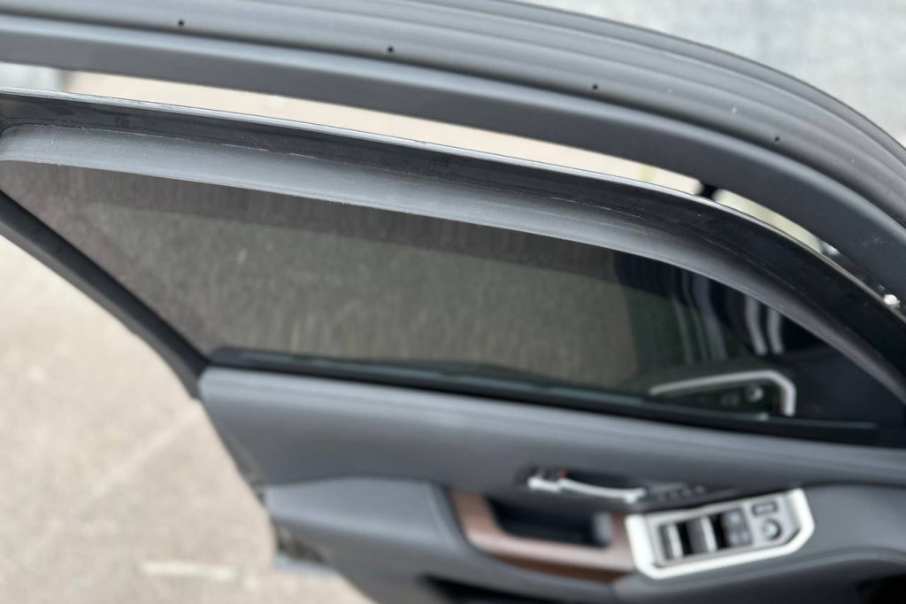 Toyota Land Cruiser 300 VX BR6 Armor 2022 фото 8