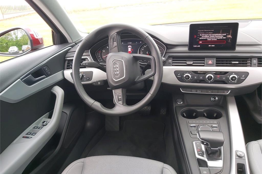 Audi A4 Avant 2018 photo 2