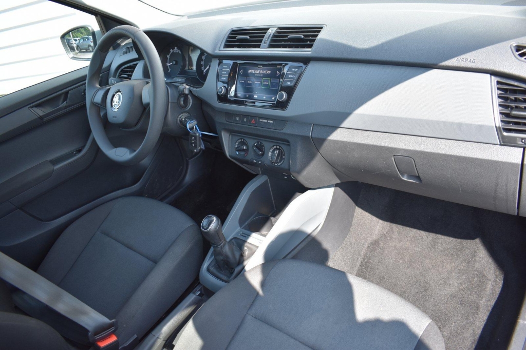 Skoda Fabia 2020 фото 5