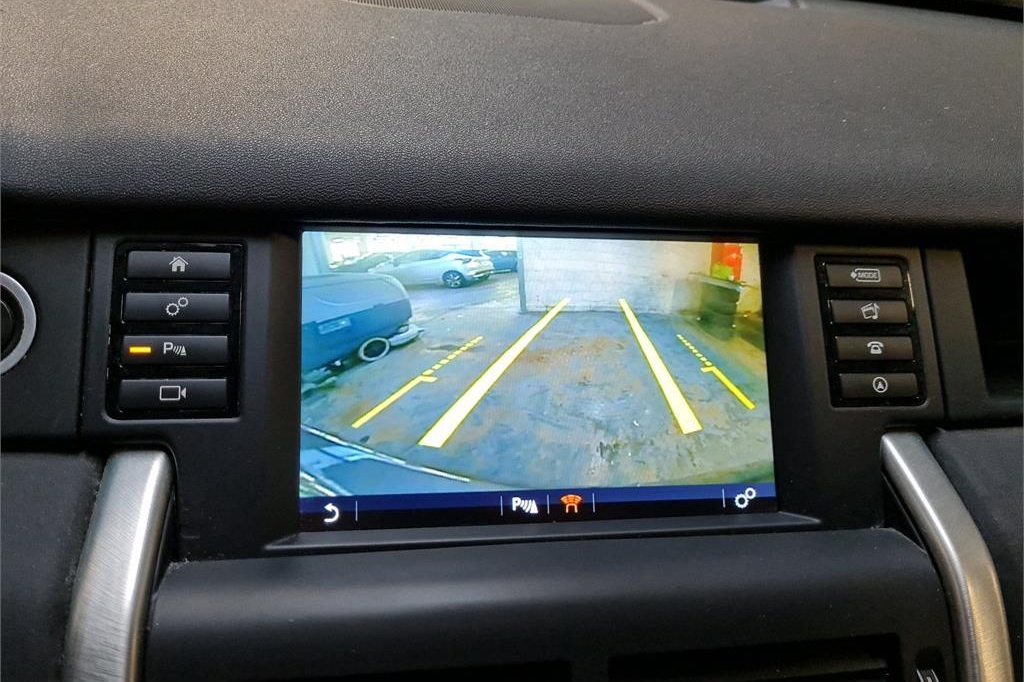 Land Rover Discovery Sport 2017 photo 1