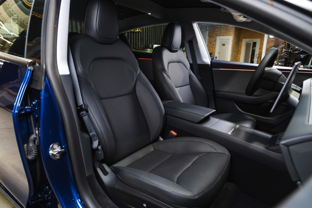 Tesla Model 3 2024 фото 38