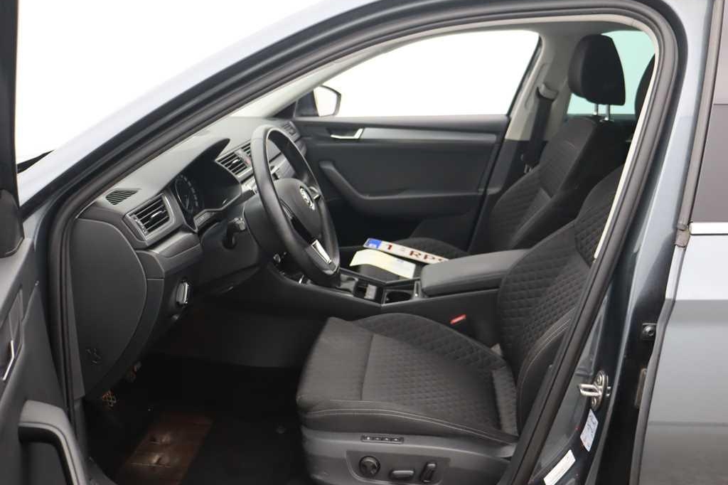 Skoda Superb Combi 2017 photo 2