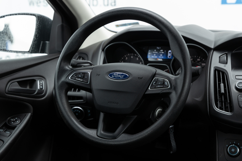 Ford Focus S 2018 фото 21