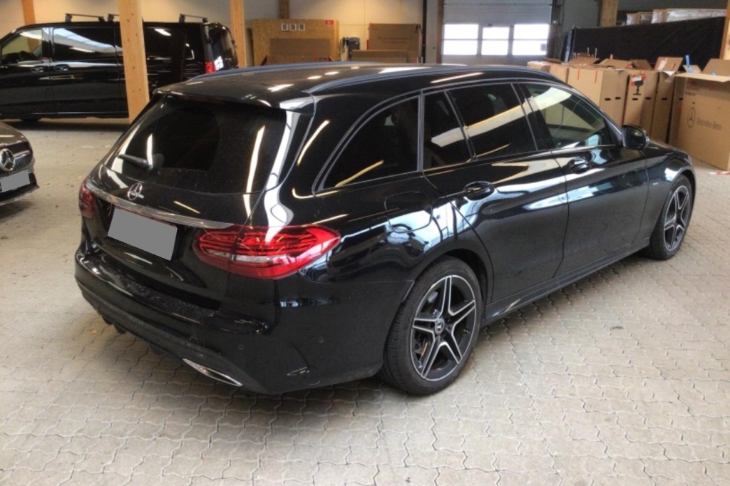 Mercedes-AMG C-Klasse 2021 фото 2