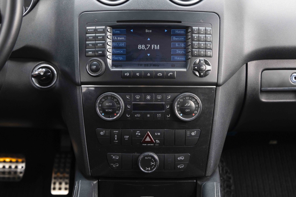 Mercedes-Benz M-Class ML500 W164 2006 photo 40