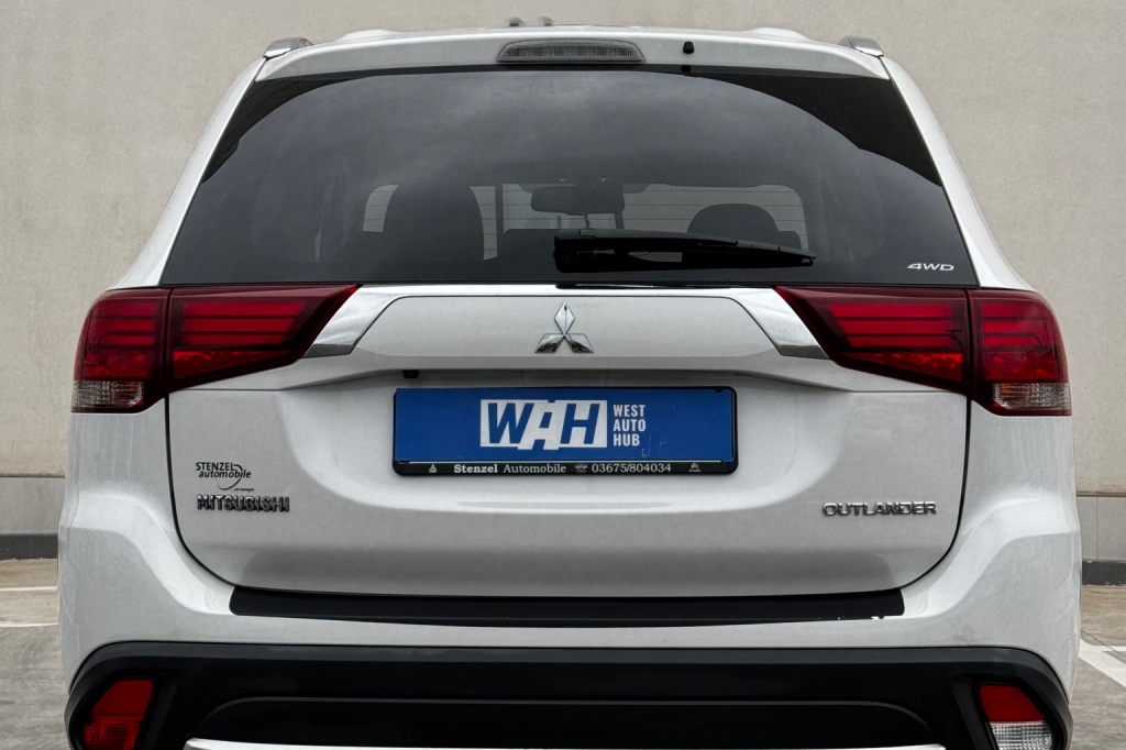 Mitsubishi Outlander 2017 фото 5