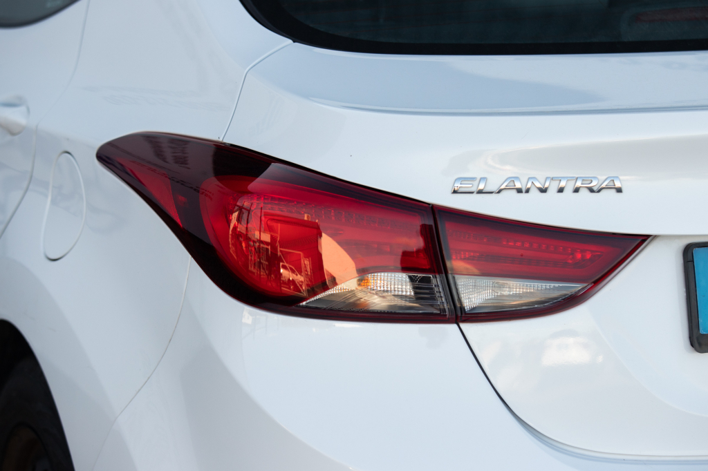 Hyundai Elantra SE 2015 фото 11