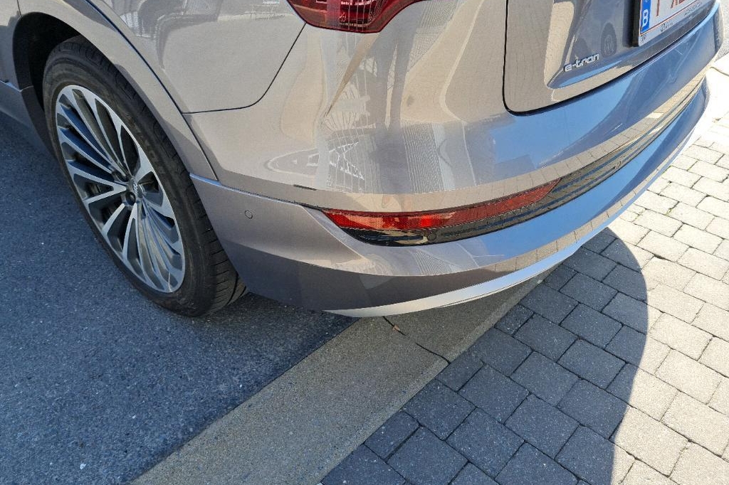 Audi e-tron 2019 фото 13