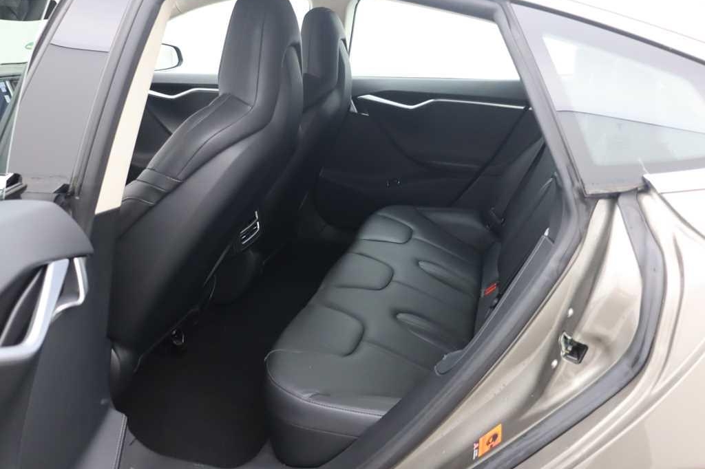 Tesla Model S 2016 фото 1