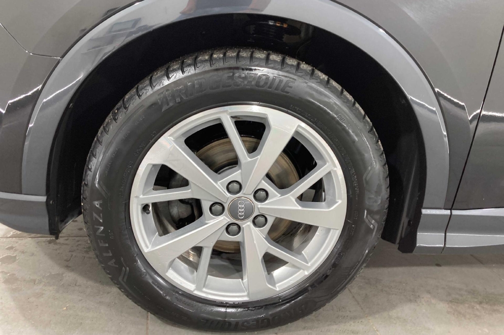 Audi Q3 2019 photo 9