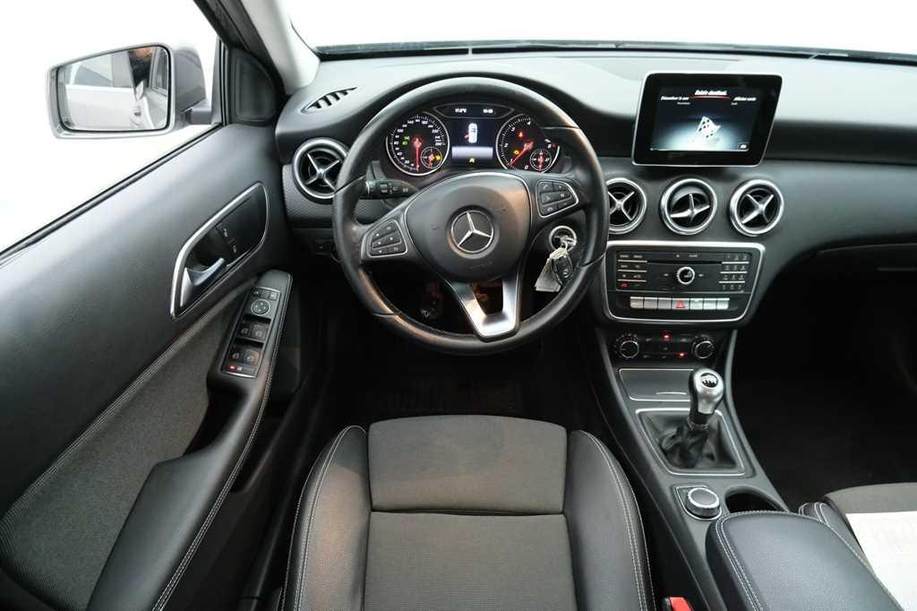 Mercedes-Benz A-Klasse 2017 photo 2