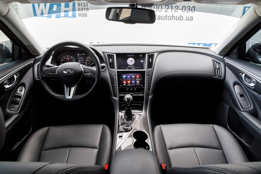 Infiniti Q50 photo 10