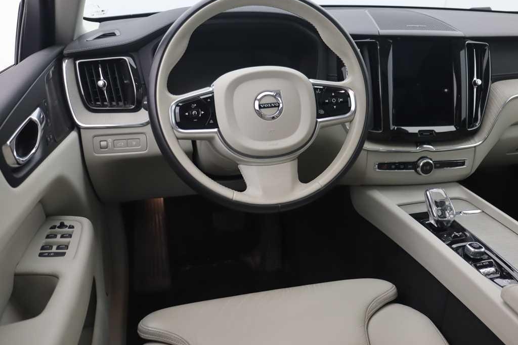 Volvo XC60 2020 photo 3