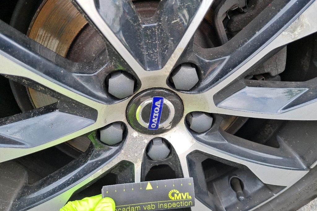 Volvo V60 2017 фото 20