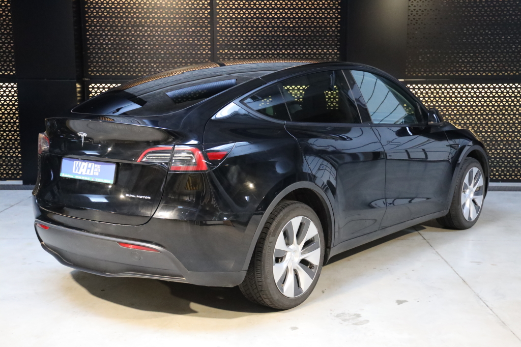 Tesla Model Y 2022 photo 2