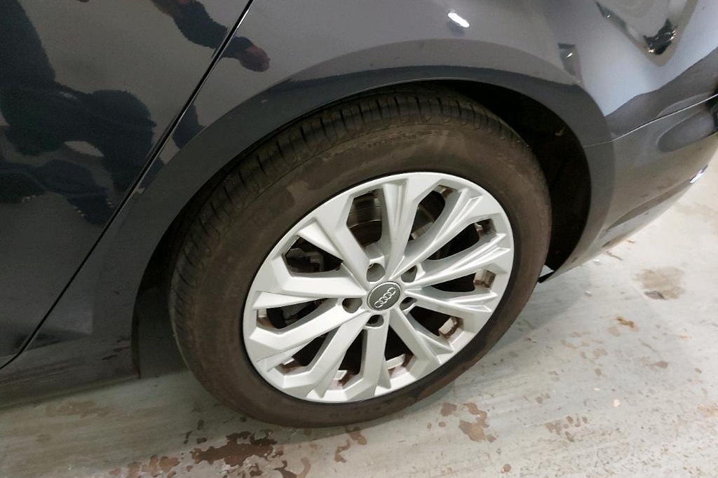 Audi A4 Avant 2017 photo 9