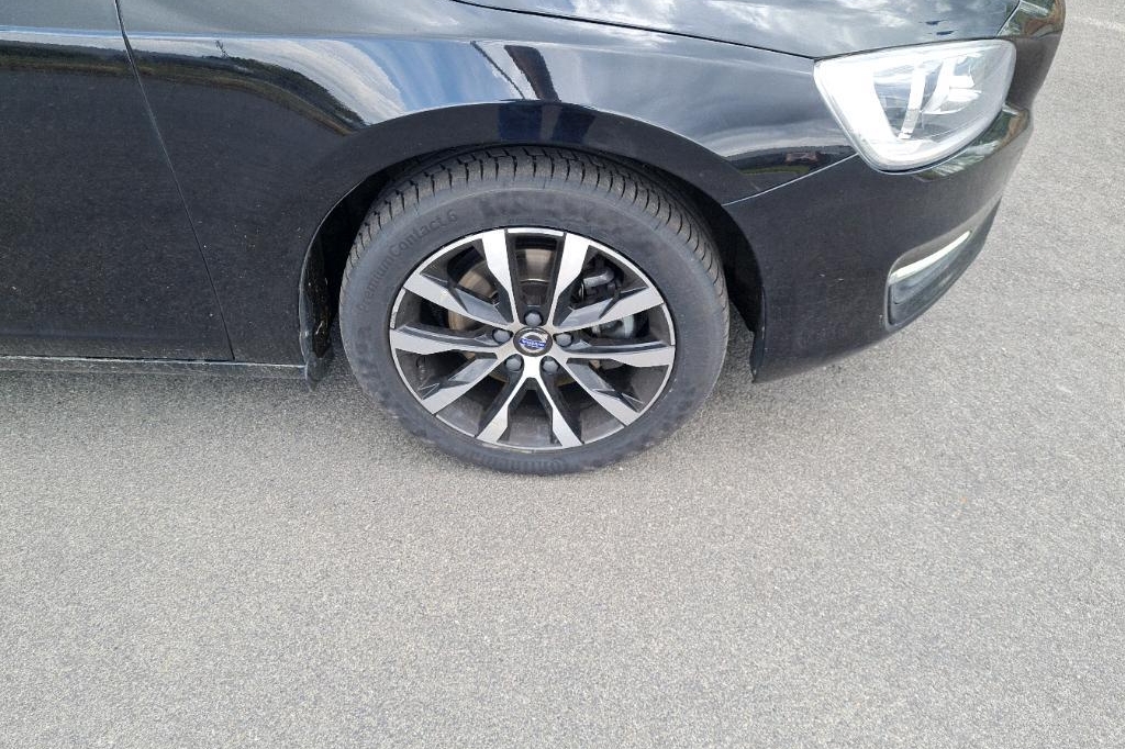 Volvo V60 2017 фото 30