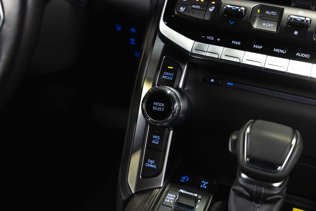 Toyota Land Cruiser GR 2023 фото 30