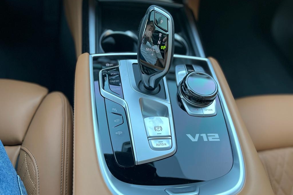 BMW 760 Long XDrive 2022 photo 12