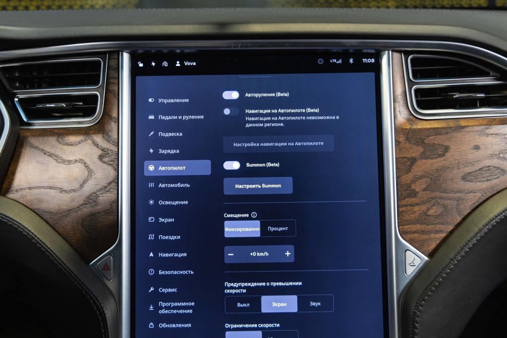 Tesla Model X 75D 2017 фото 27