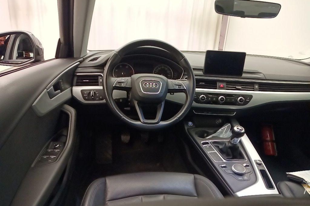 Audi A4 Avant 2017 photo 3