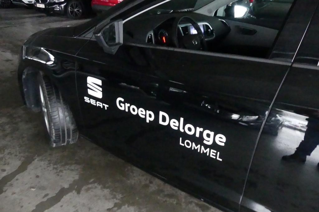 SEAT Leon 2019 photo 11