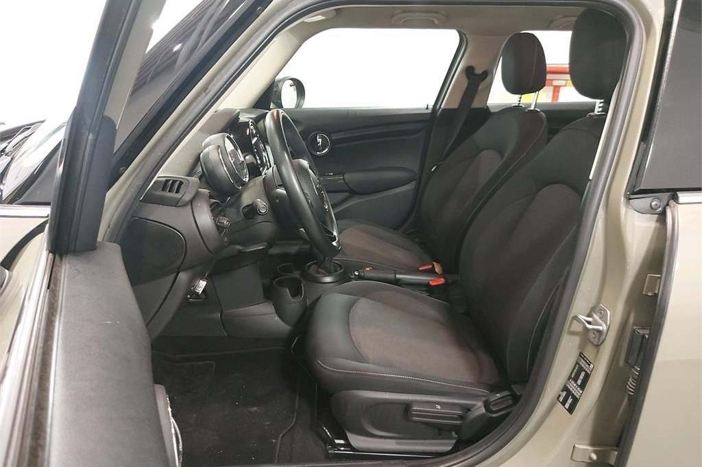 MINI MINI Cooper 2018 фото 6