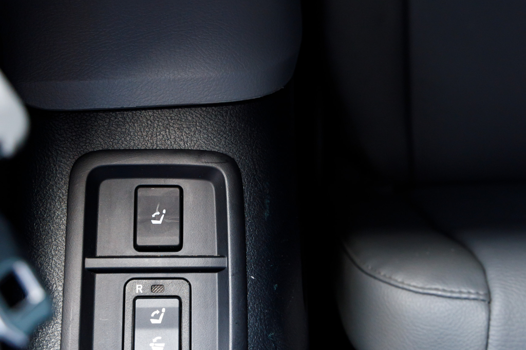 Toyota Sequoia 5.7 Dual VVT 2016 photo 25