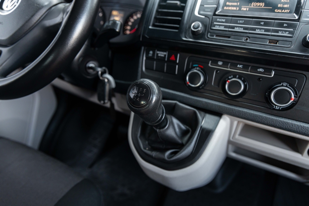 Volkswagen Transporter 2016 photo 14