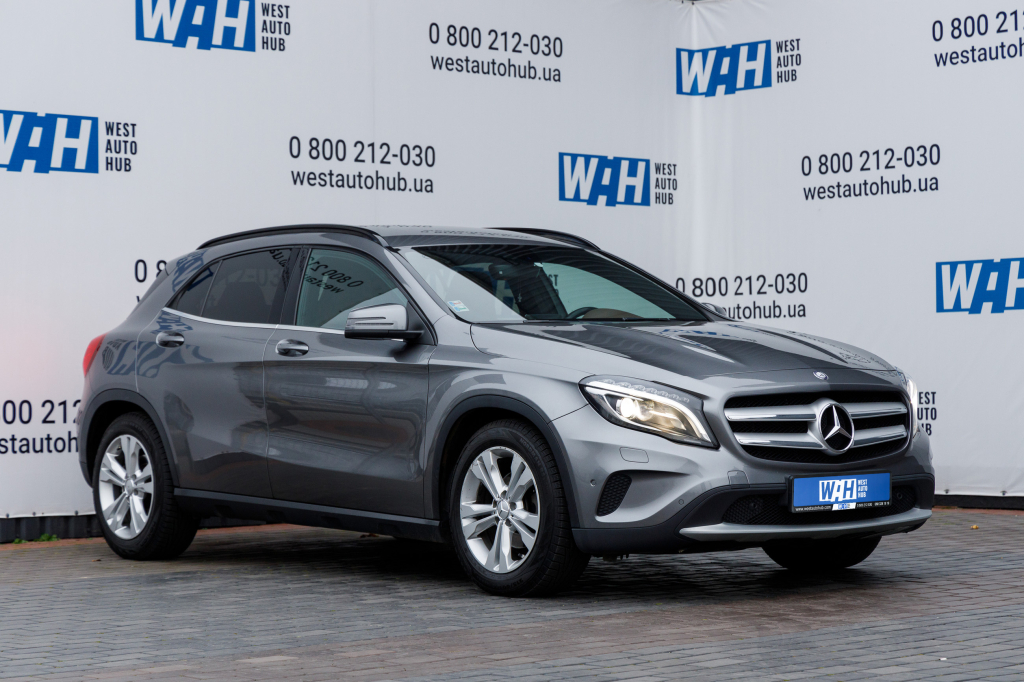 Mercedes-Benz GLA 220 4MATIC photo 2