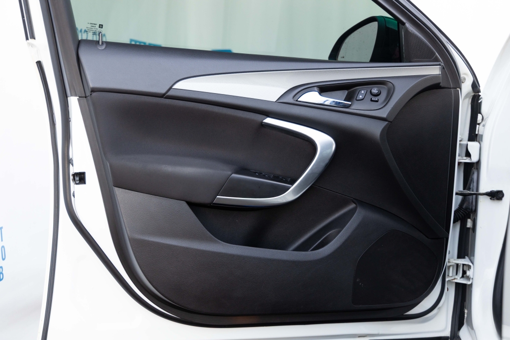 Opel Insignia 2014 фото 12