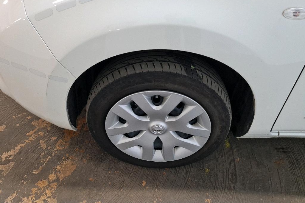 Nissan Leaf 2016 фото 17