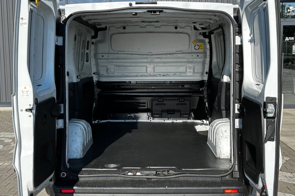 Renault Trafic 2020 фото 17