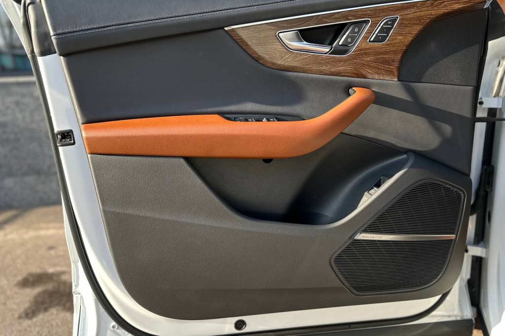 Audi Q8 50 TDI 2021 фото 11