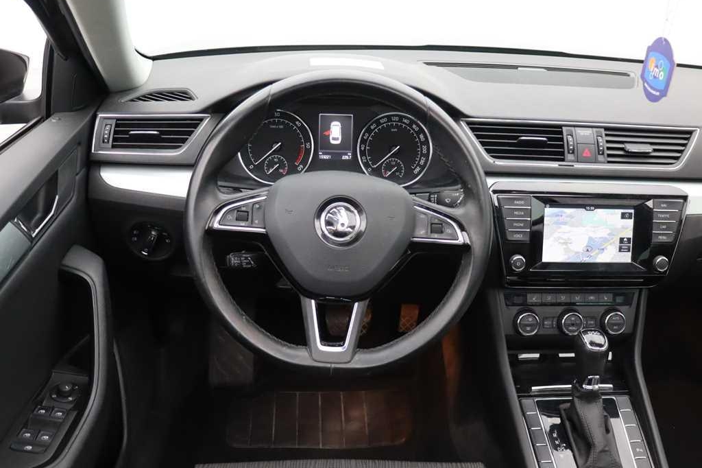 Skoda Superb Combi 2016 фото 5