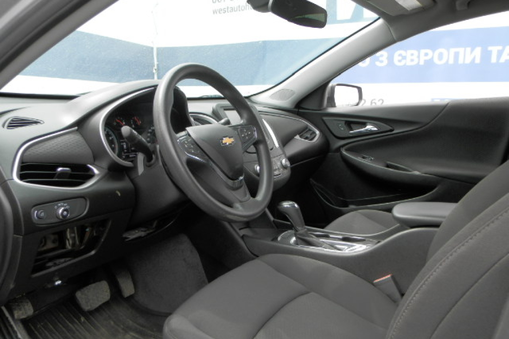Chevrolet Malibu LE 2018 фото 18