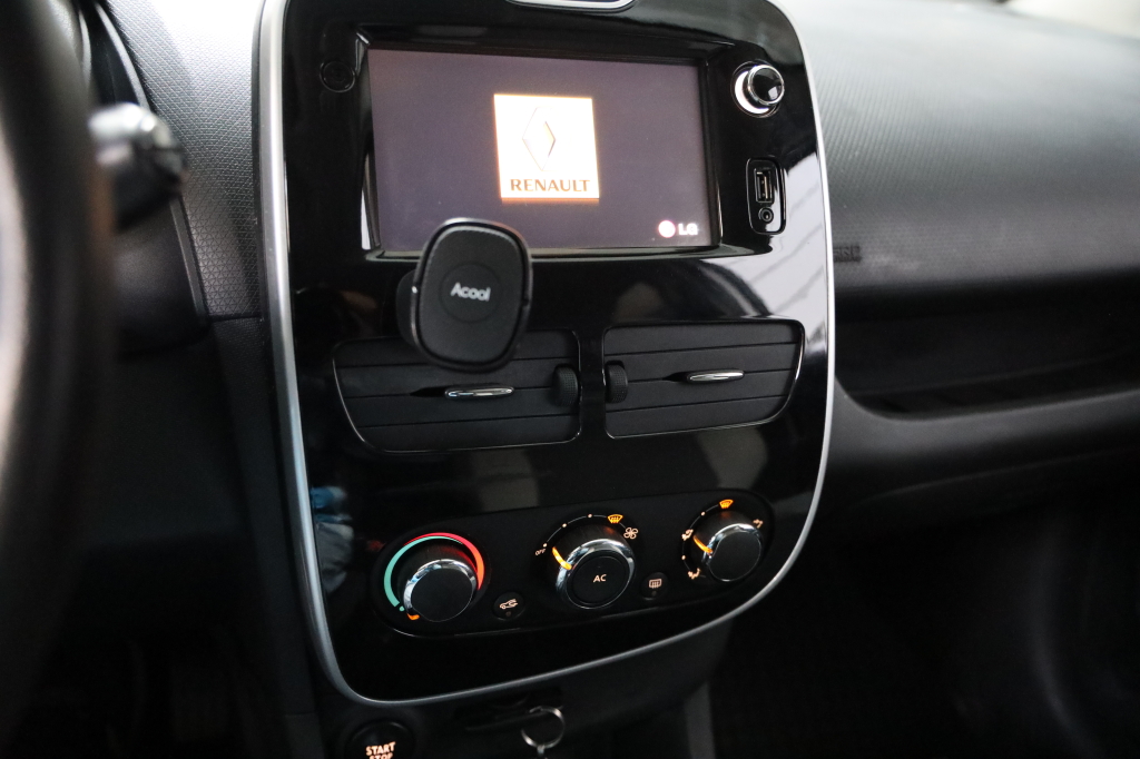 Renault Clio 2015 фото 20