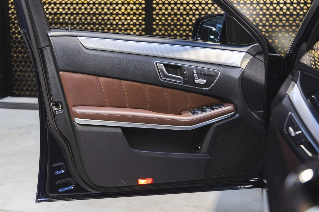 Mercedes-Benz E-Class E350 2014 photo 13