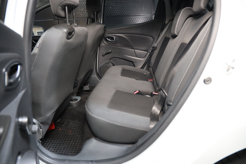 Renault Clio 2015 фото 30