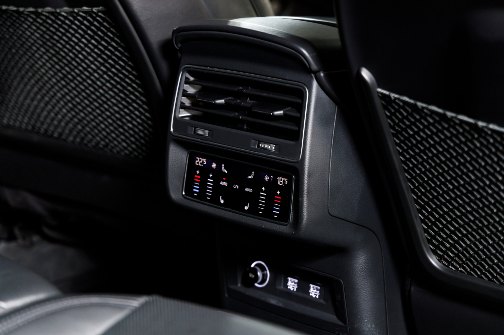 Audi Q8 50TDI Sline  2018 фото 16