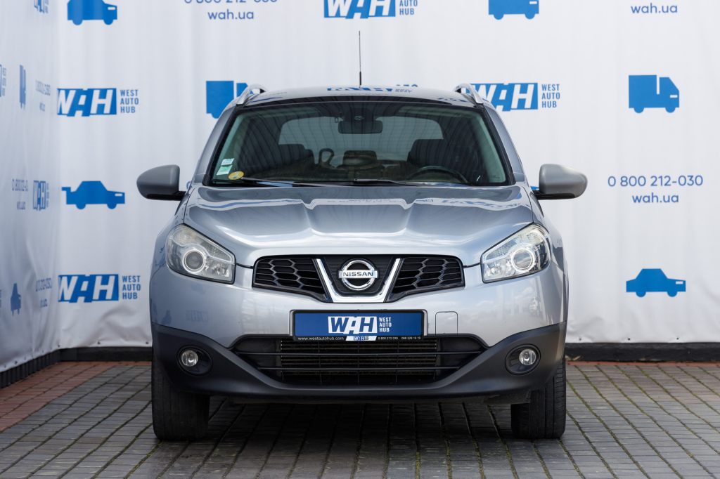 Nissan Qashqai+2 AWD 2010 photo 4
