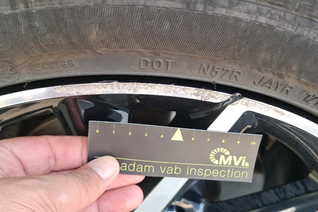 Toyota Auris 2018 фото 20