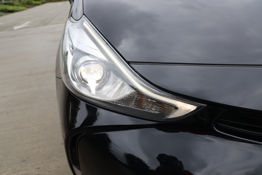 Toyota Prius Prime 2016 фото 8