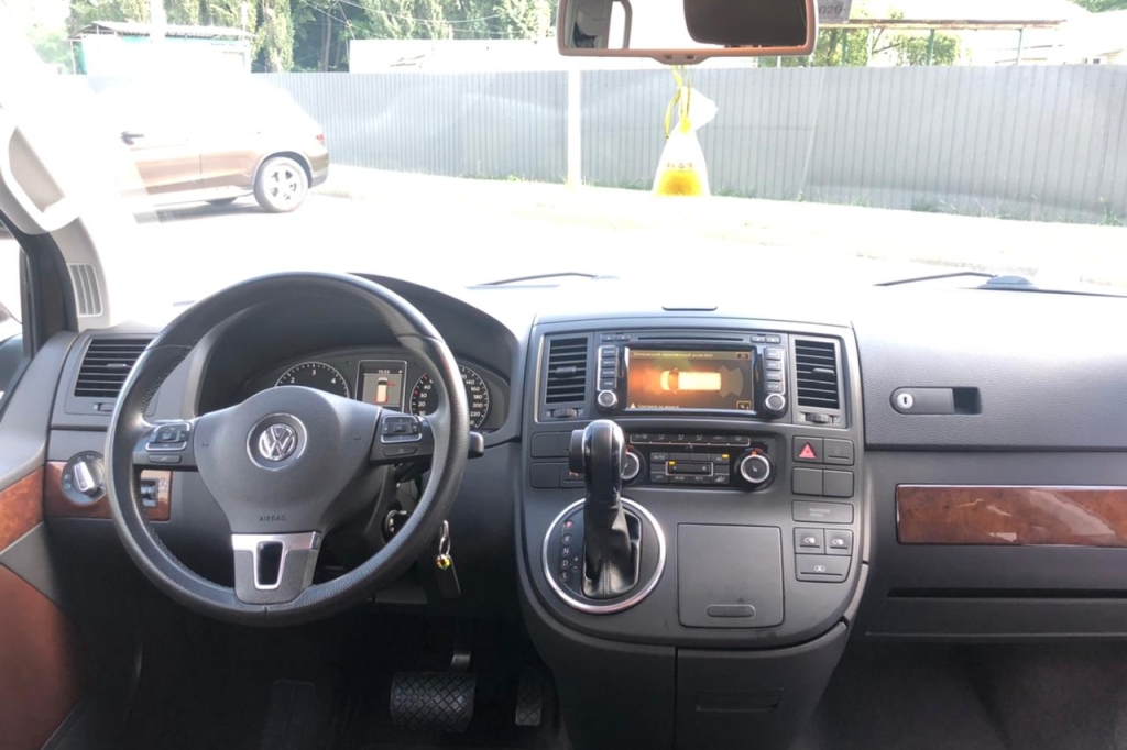 Volkswagen Multivan HIGHLINE 2011 photo 8