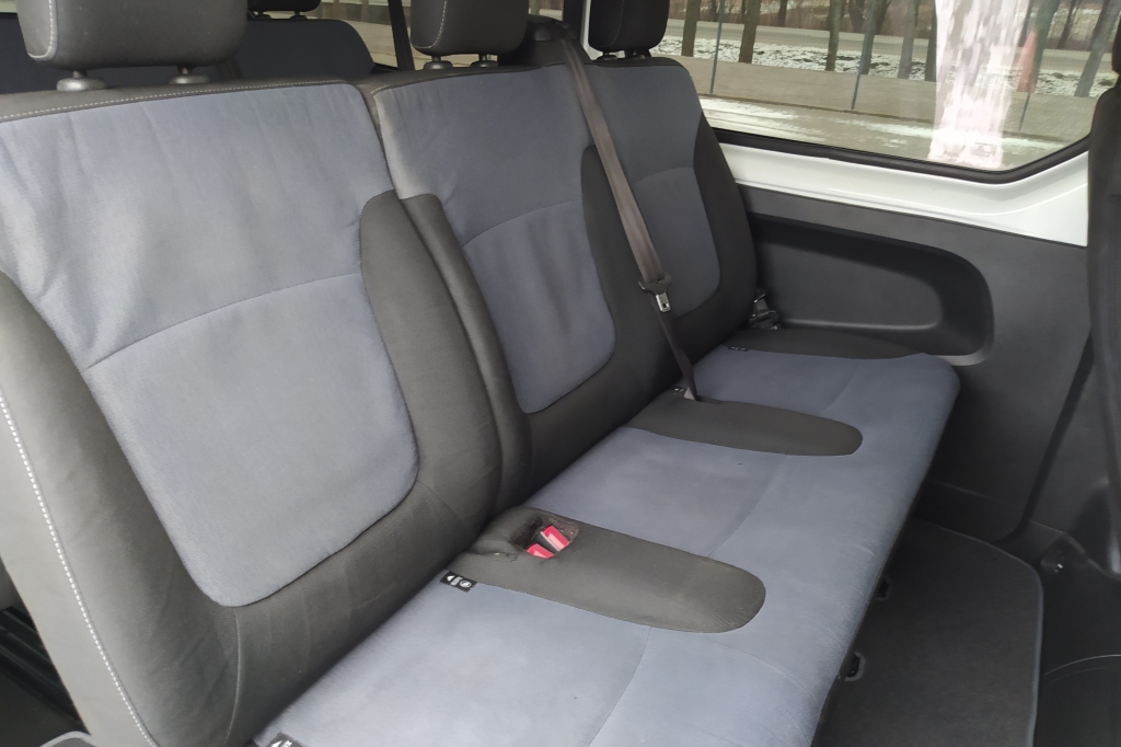 Opel Vivaro photo 21