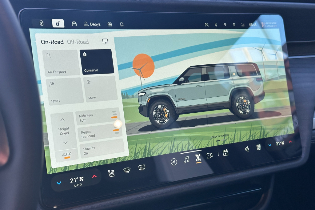 Rivian R1S 2023 photo 19