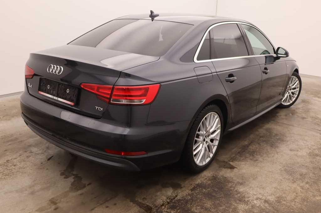 Audi A4 2016 фото 5